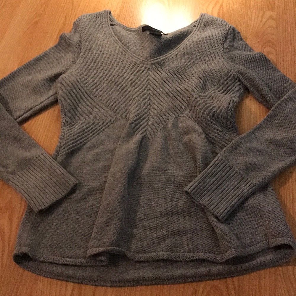 Super cute grey sweater